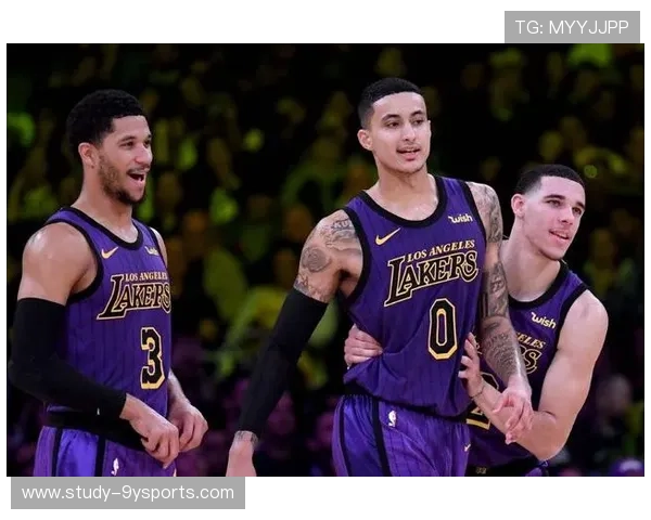 詹姆斯复出砍三双湖人强势反弹冲击西部前四今日焦点战再掀高潮