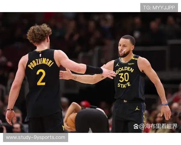 勇士队逆转湖人豪取四连胜 库里状态火热继续领衔球队进攻